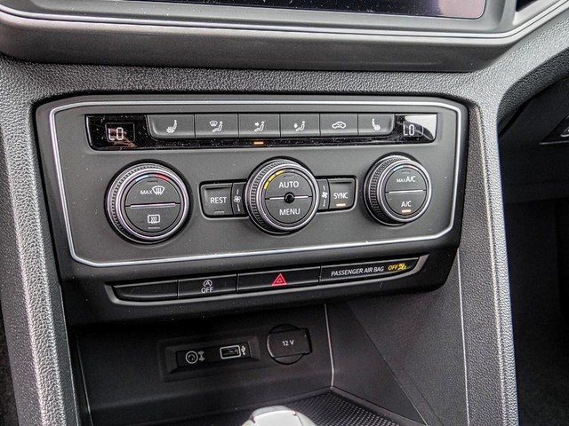 New 2019 Volkswagen Atlas 3.6L V6 SE w/Technology
