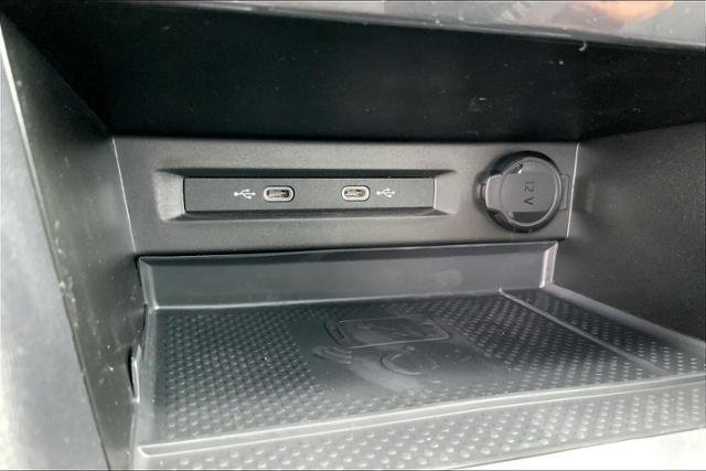 New 2023 DEEP BLACK PEARL EFFECT Volkswagen 2.0T SE R-Line Black FWD image 18