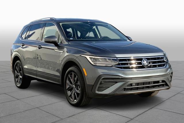 New 2023 PLATINUM GRAY METALLIC Volkswagen 2.0T SE FWD image 2