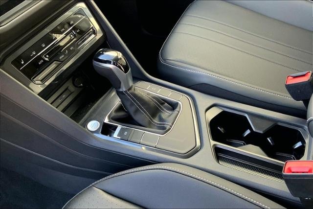 New 2023 PLATINUM GRAY METALLIC Volkswagen 2.0T SE FWD image 7