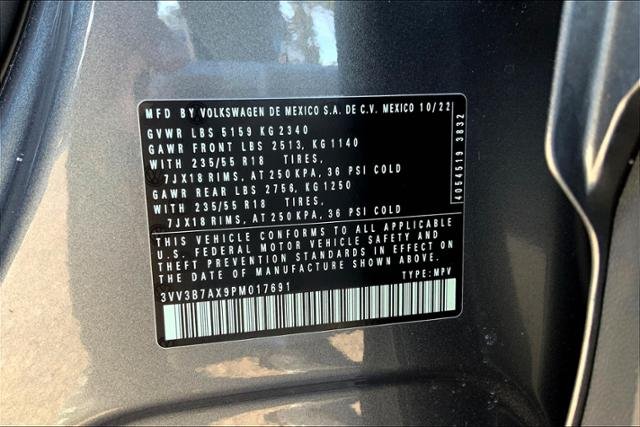 New 2023 PLATINUM GRAY METALLIC Volkswagen 2.0T SE FWD image 18