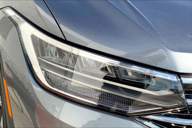 New 2023 PLATINUM GRAY METALLIC Volkswagen 2.0T SE FWD image 13
